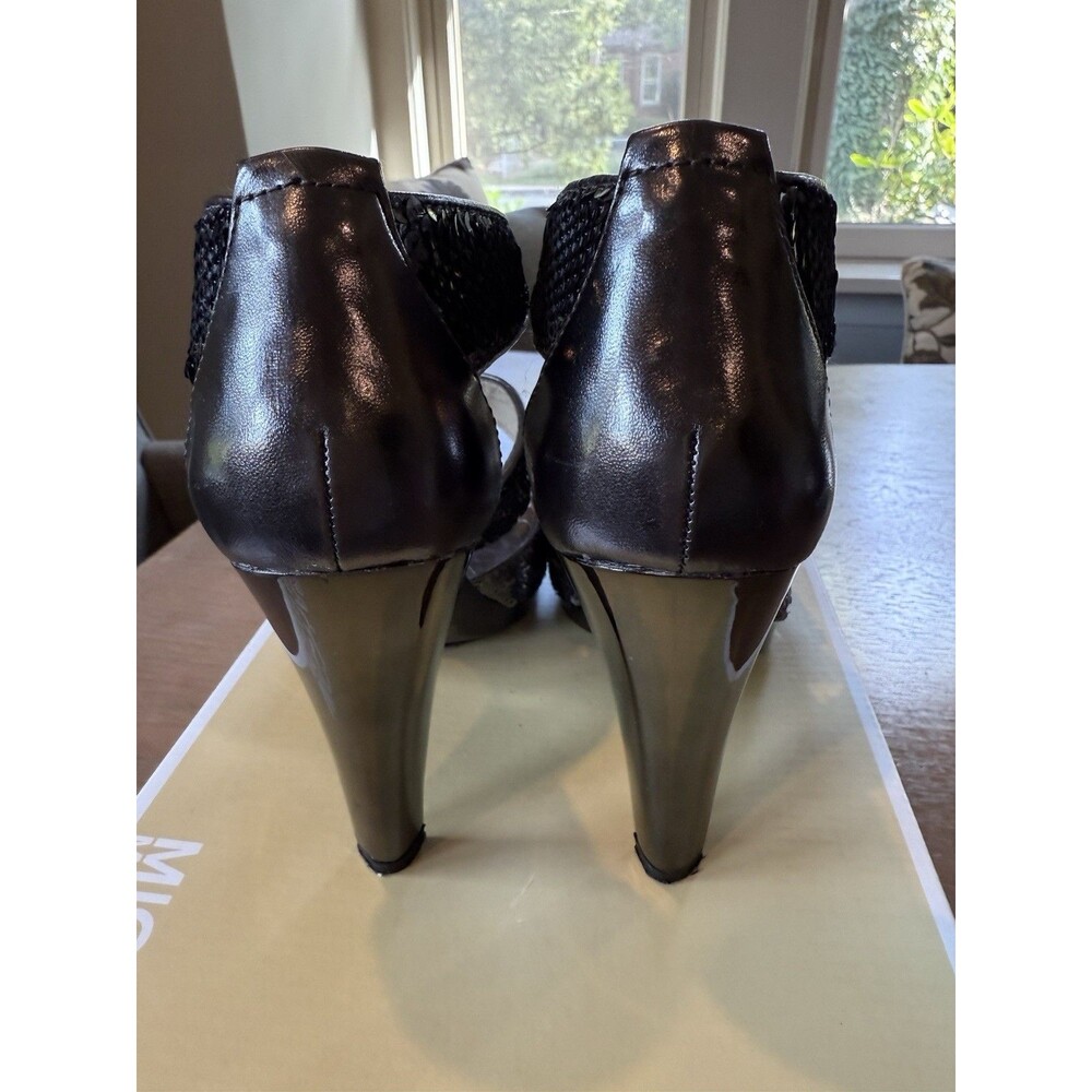 Michael Kors Berkley T Strap Sandals Size 6.5 Leather Gunmetal Silver Sequins - Picture 5 of 8